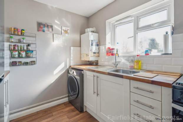 Additional Property Image 2 bedroom Flat for sale in Watford 6