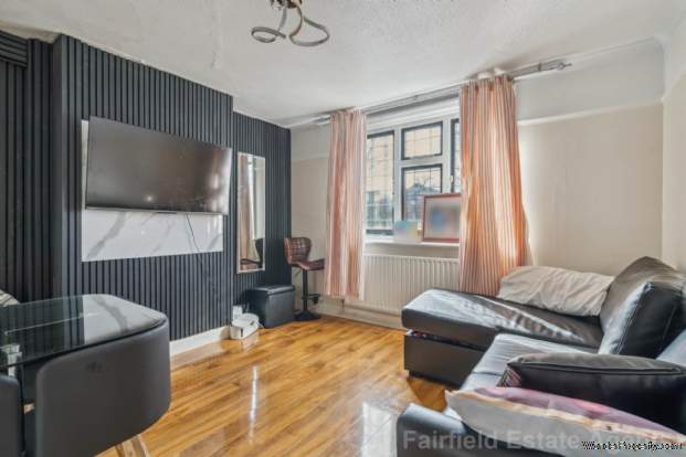 Additional Property Image 2 bedroom Maisonette for sale in Northwood 2