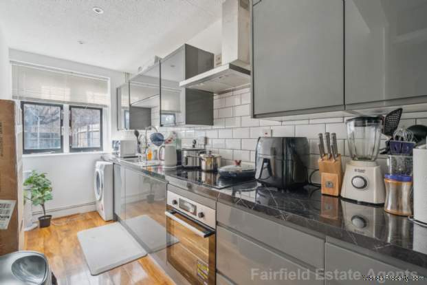 Additional Property Image 2 bedroom Maisonette for sale in Northwood 3