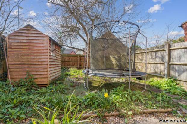 Additional Property Image 2 bedroom Maisonette for sale in Northwood 4