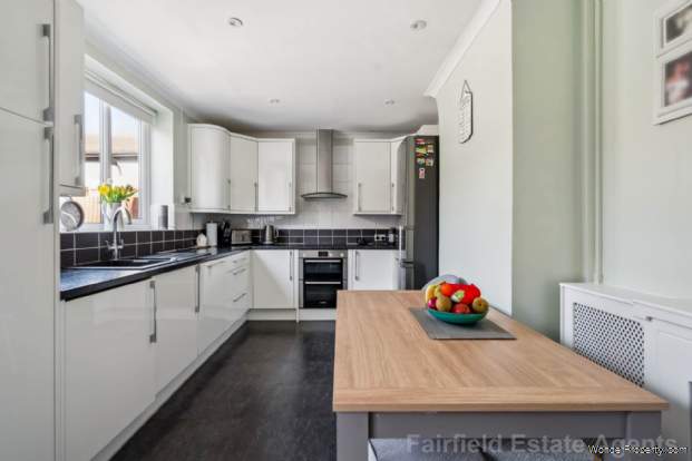 Additional Property Image 3 bedroom Terraced for sale in Watford 3