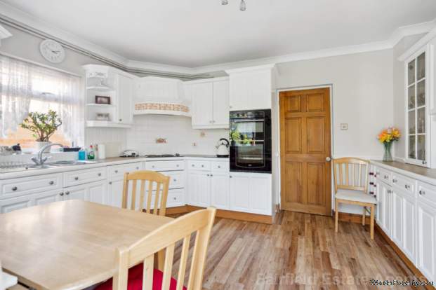 Additional Property Image 3 bedroom Terraced for sale in Watford 3