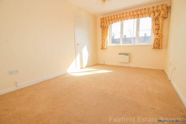 Additional Property Image 2 bedroom Flat for sale in Watford 8