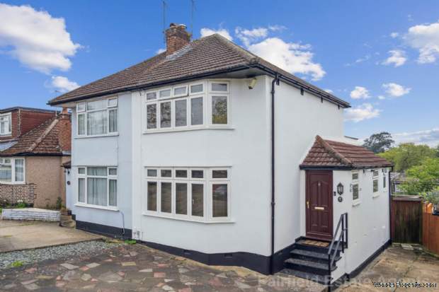 2 bedroom Semi Detached for sale in Watford