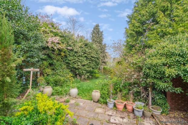 Additional Property Image 2 bedroom Detached Bungalow for sale in Watford 3