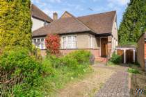 2 bedroom Detached Bungalow for sale in Watford