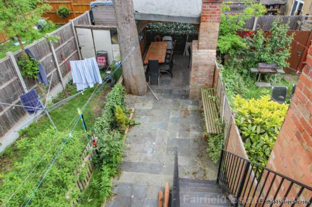 Additional Property Image 2 bedroom Maisonette for sale in Harrow 4