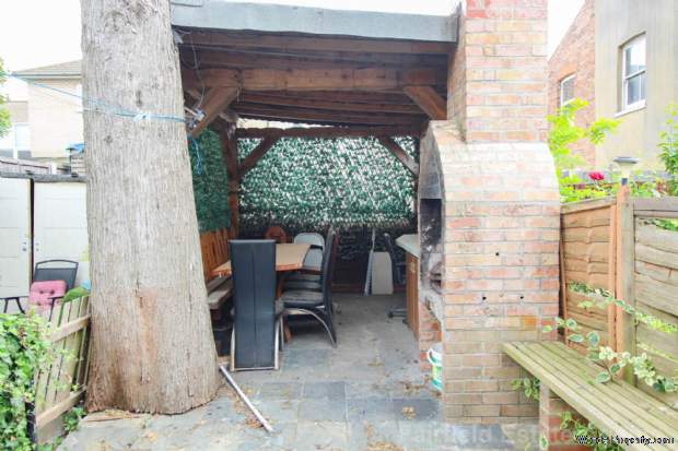 Additional Property Image 2 bedroom Maisonette for sale in Harrow 11