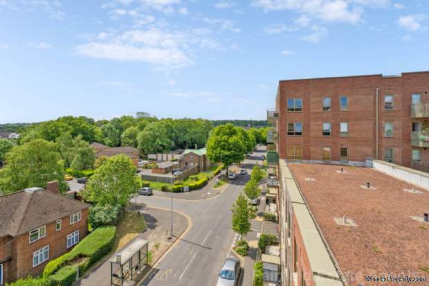 Additional Property Image 1 bedroom Flat for sale in Watford 11