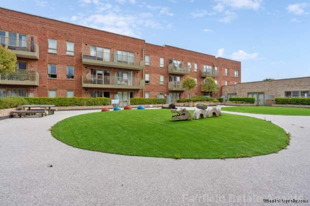 Additional Property Image 1 bedroom Flat for sale in Watford 7