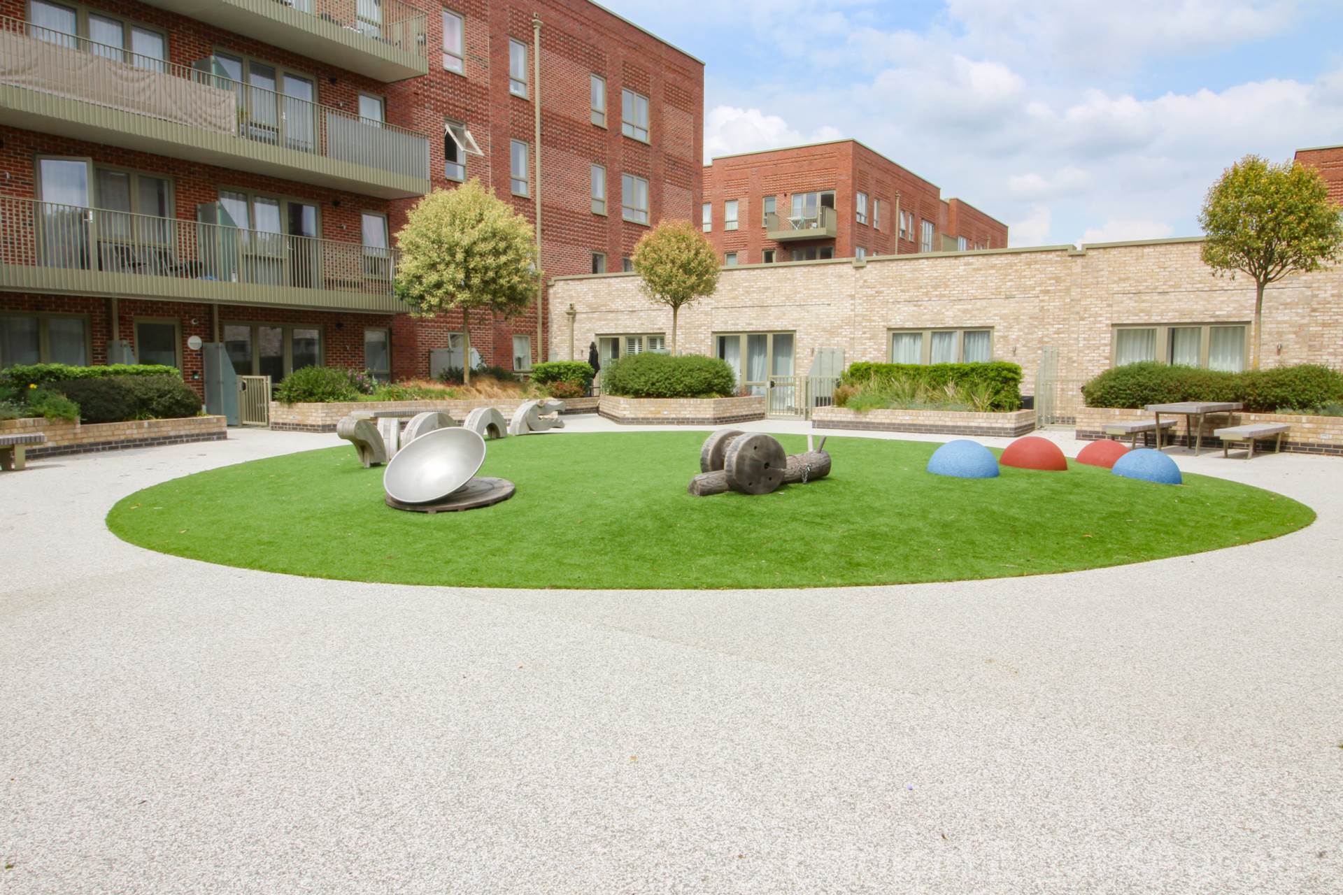Additional Property Image 2 bedroom Flat for sale in Watford 4