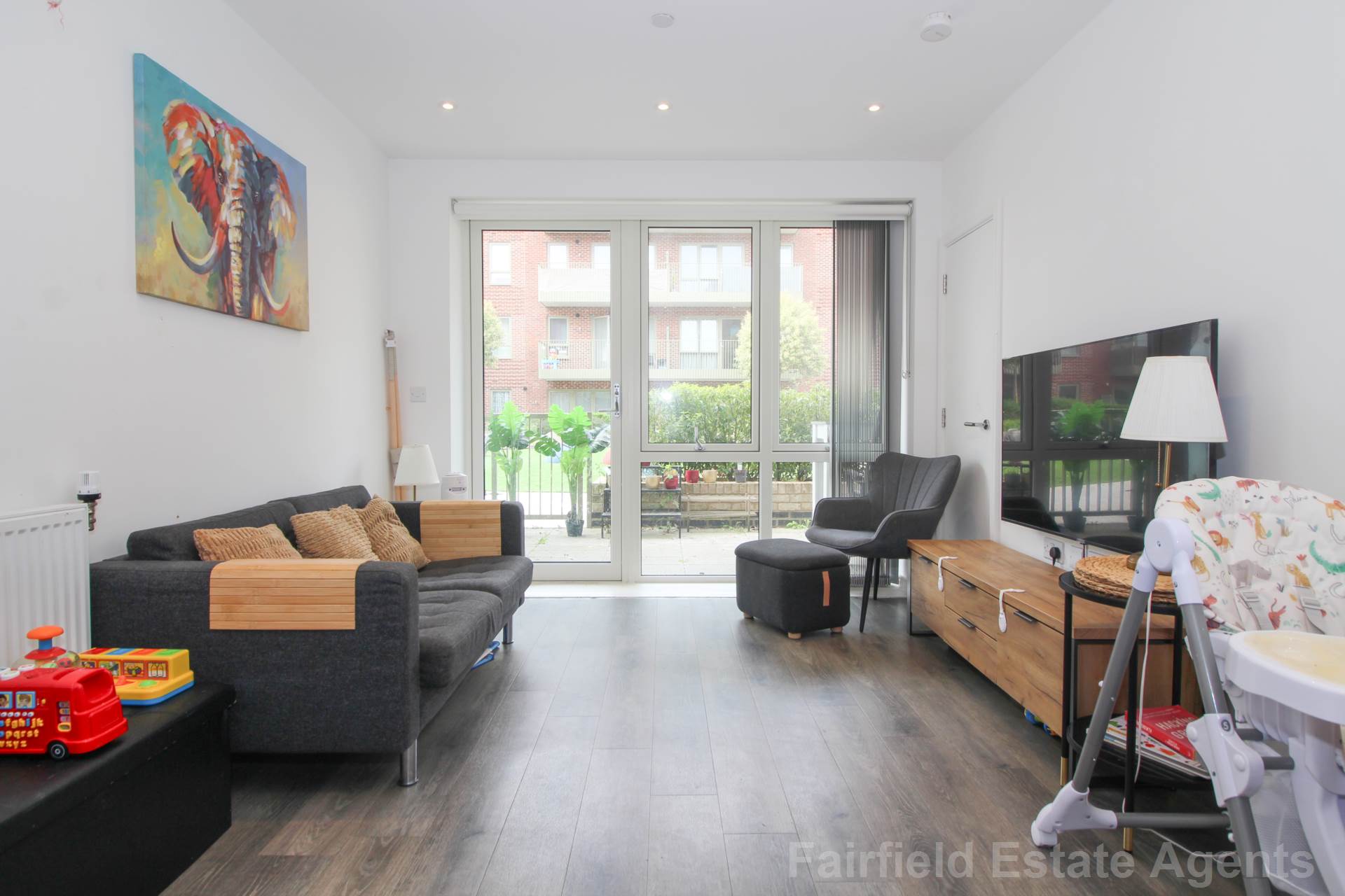 Additional Property Image 2 bedroom Flat for sale in Watford 6