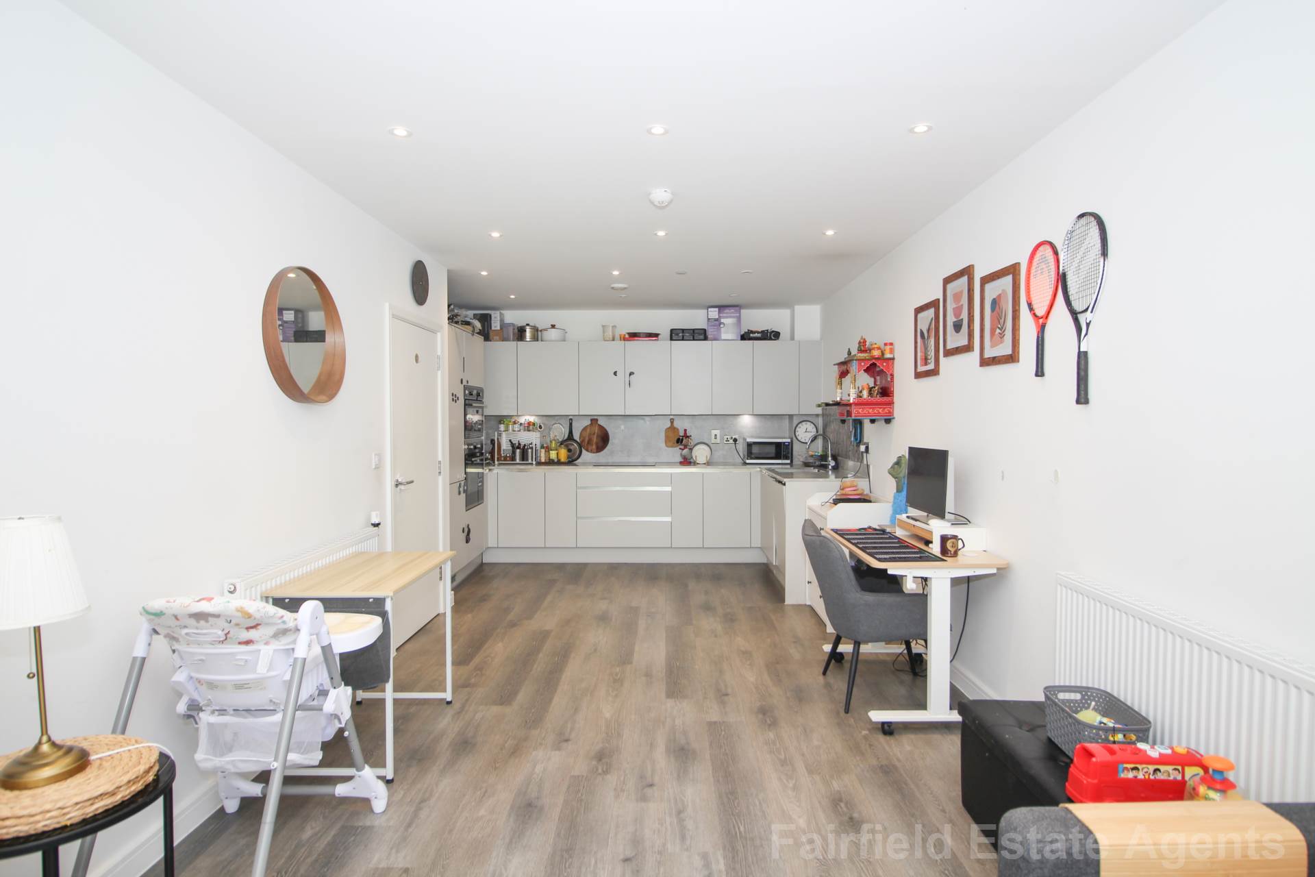Additional Property Image 2 bedroom Flat for sale in Watford 7