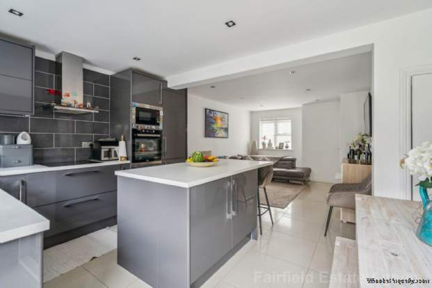 Additional Property Image 3 bedroom Terraced for sale in Watford 3
