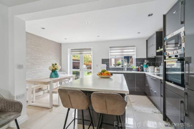 Additional Property Image 3 bedroom Terraced for sale in Watford 8