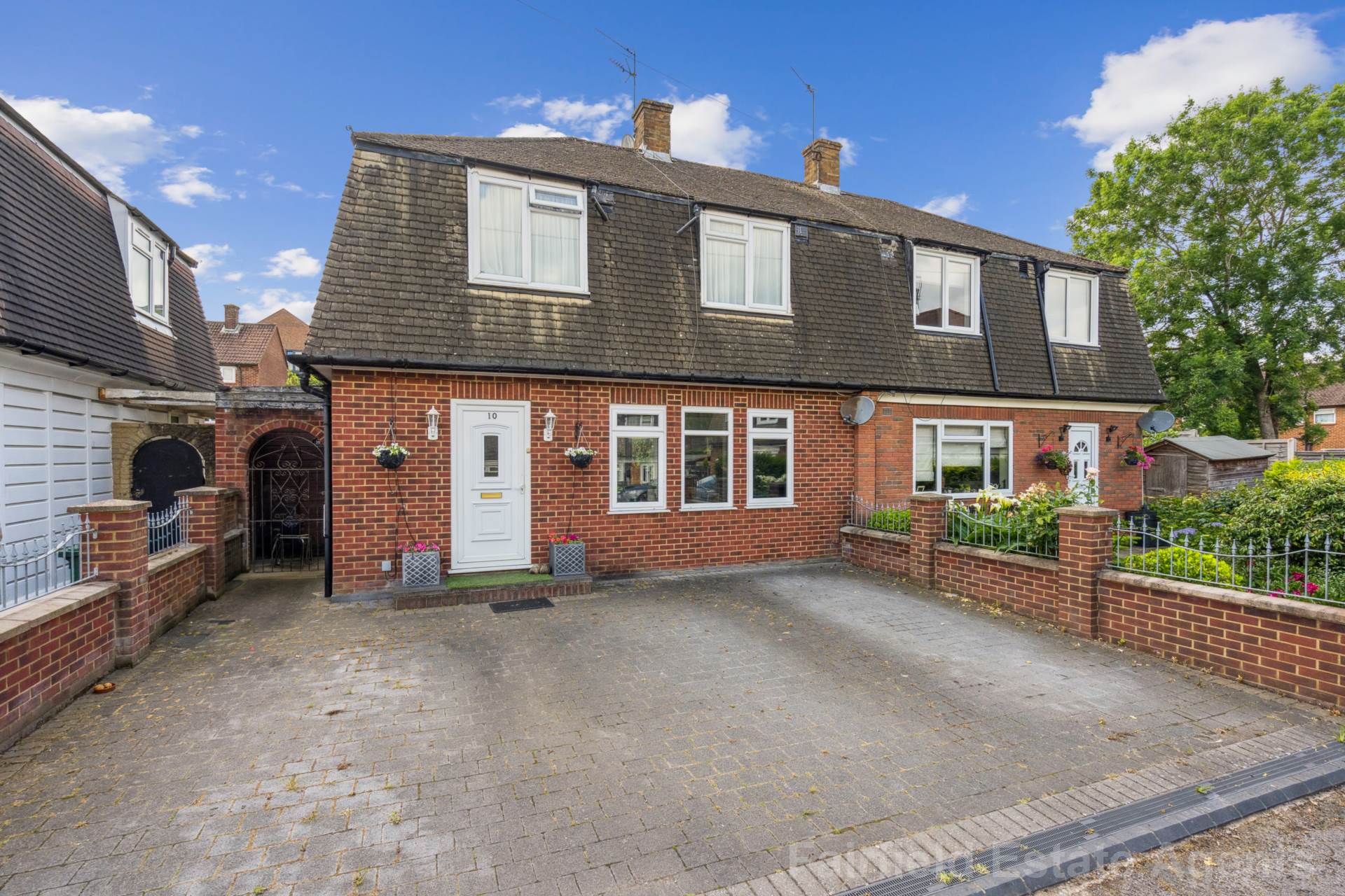 3 bedroom Semi Detached for sale in Watford