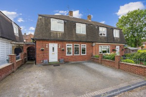 3 bedroom Semi Detached for sale in Watford