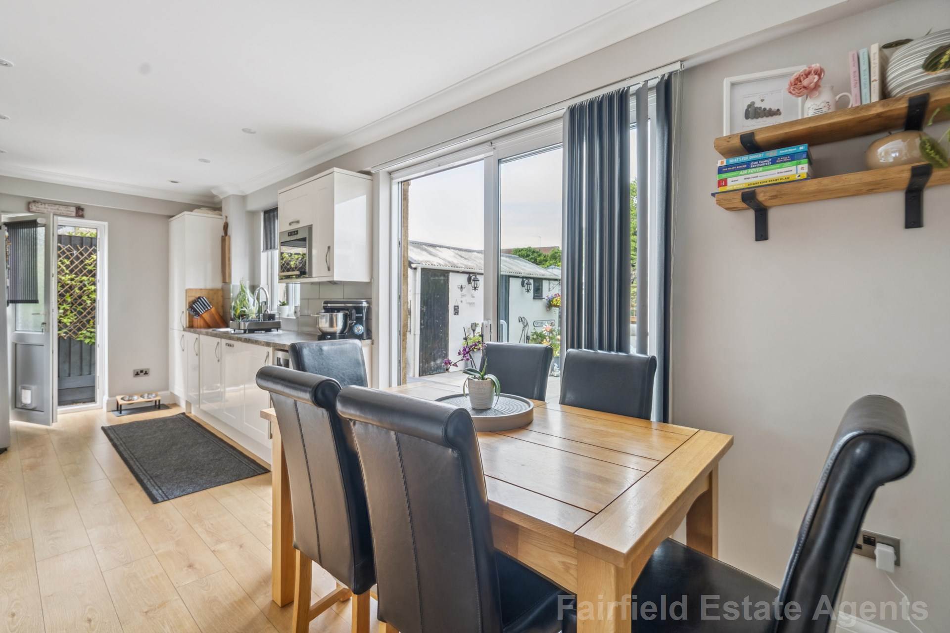 Additional Property Image 3 bedroom Semi Detached for sale in Watford 8