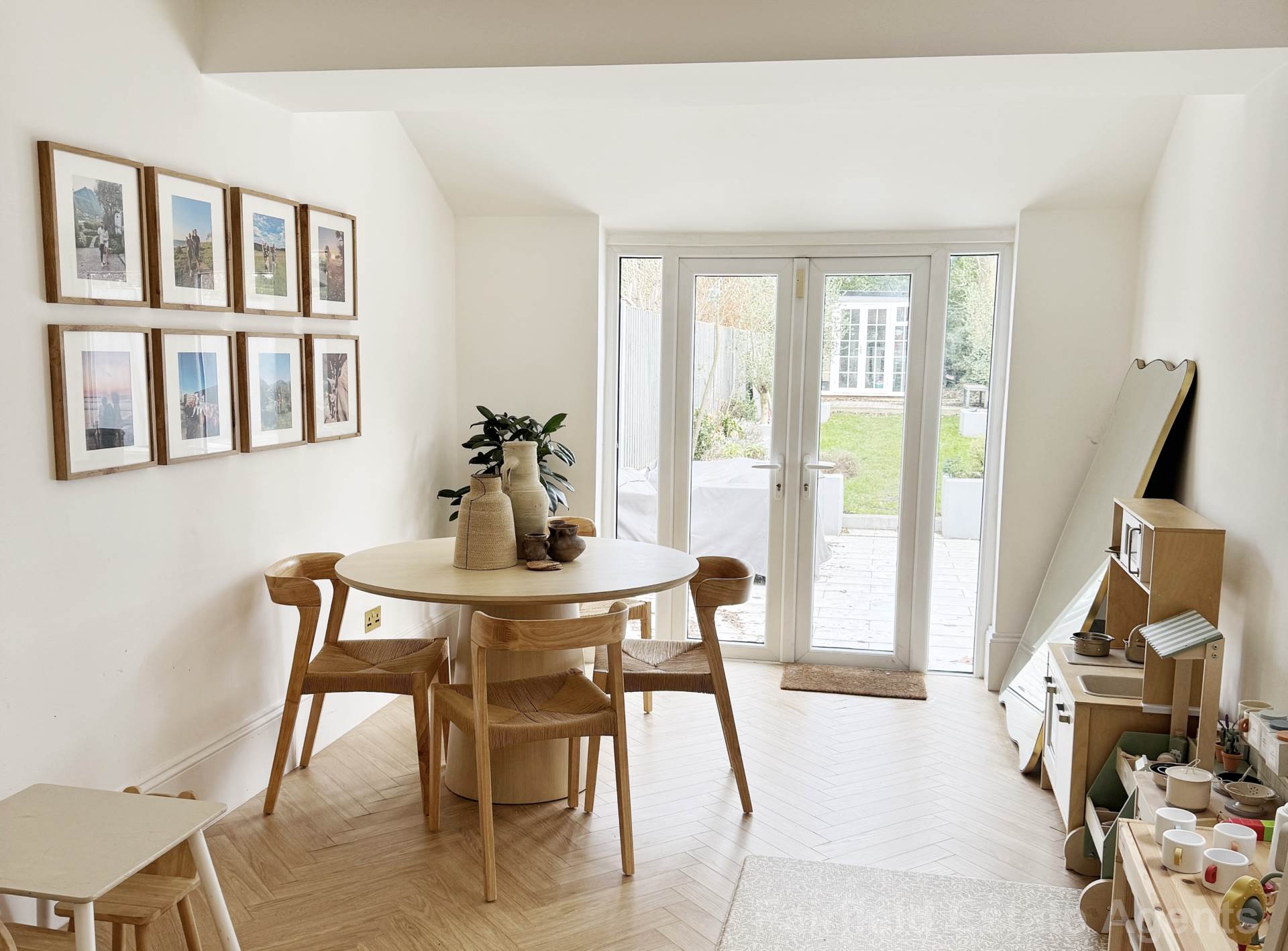 Additional Property Image 3 bedroom Terraced to rent in Bushey 2