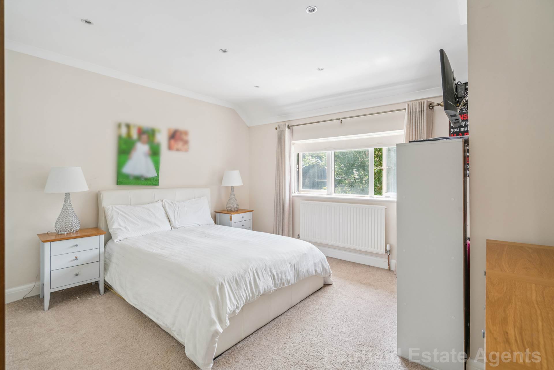 Additional Property Image 3 bedroom Semi Detached for sale in Watford 11