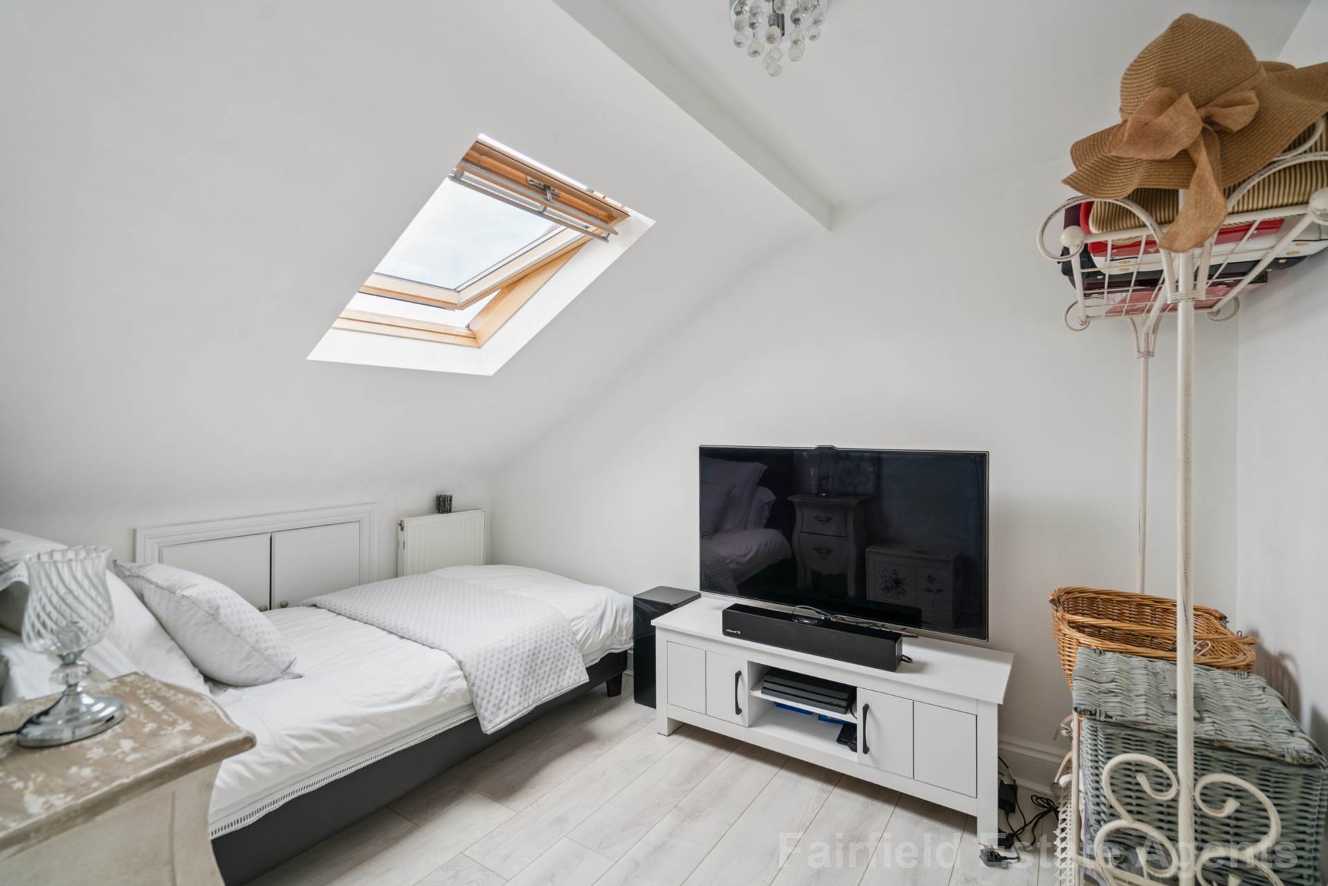 Additional Property Image 3 bedroom Semi Detached Bungalow for sale in Watford 15