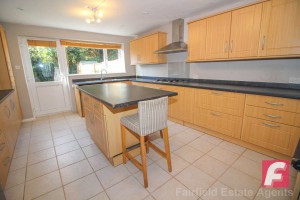 4 bedroom Terraced to rent in Rickmansworth