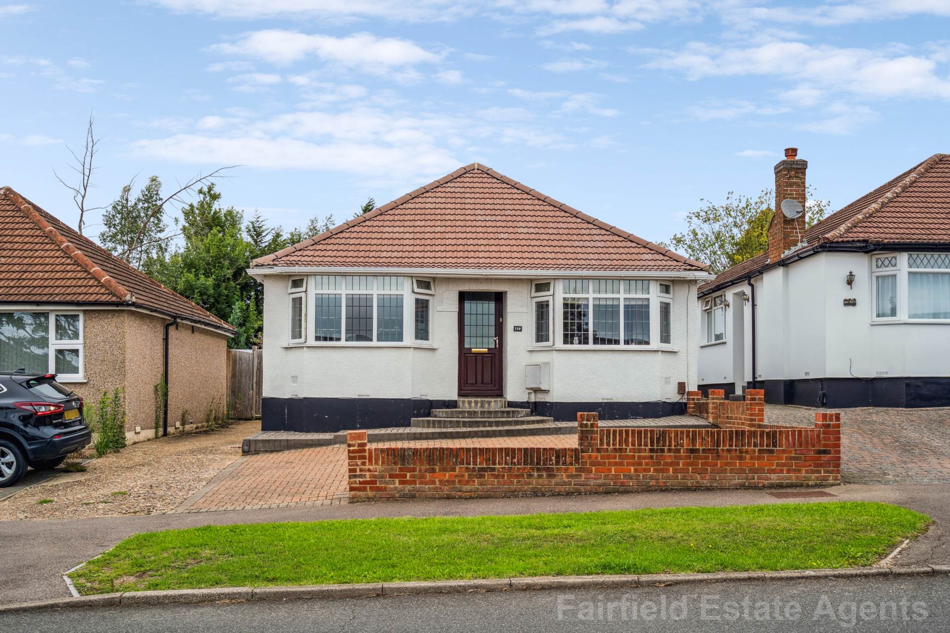 2 bedroom Detached Bungalow for sale in Watford