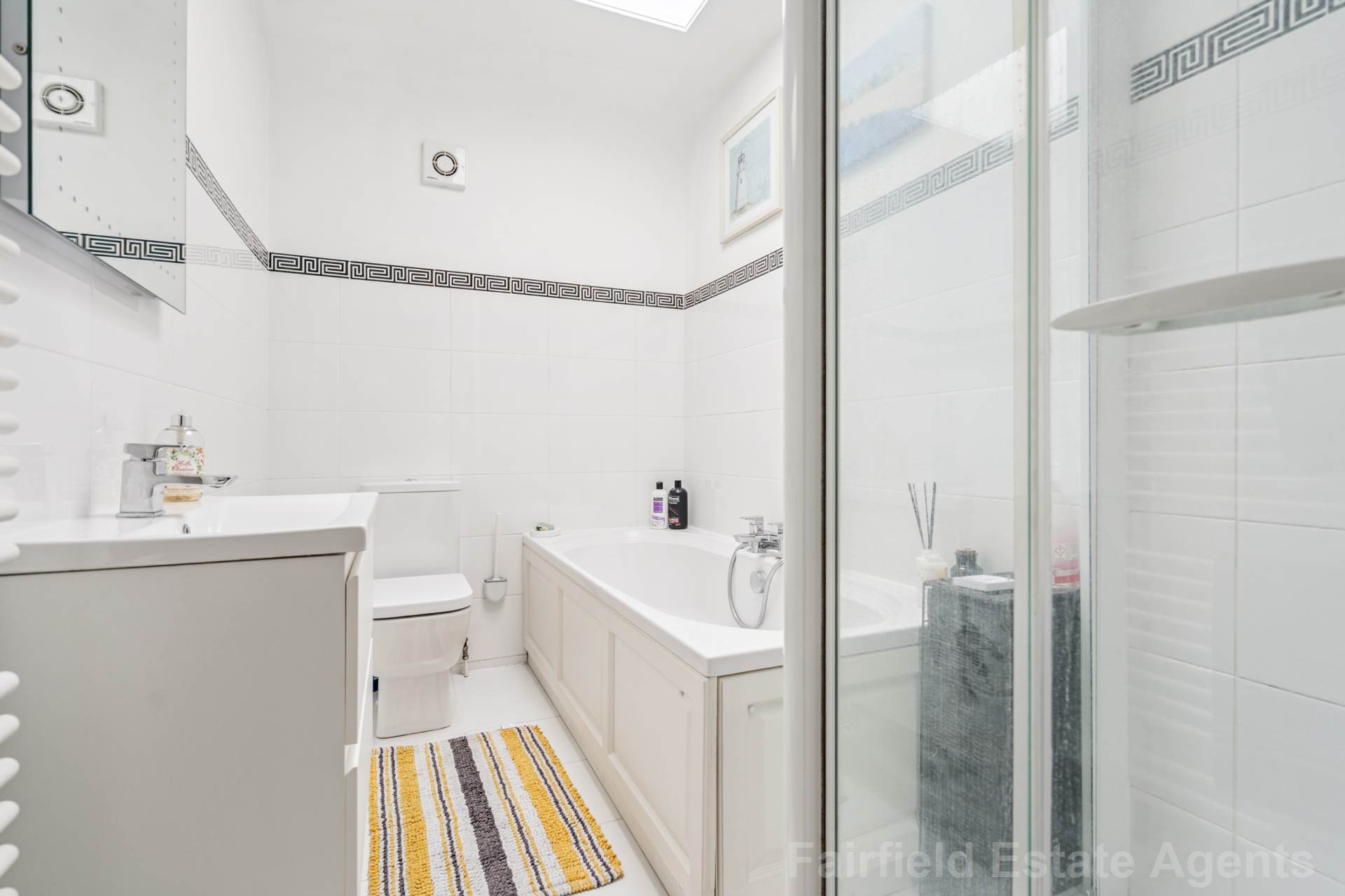 Additional Property Image 2 bedroom Detached Bungalow for sale in Watford 11