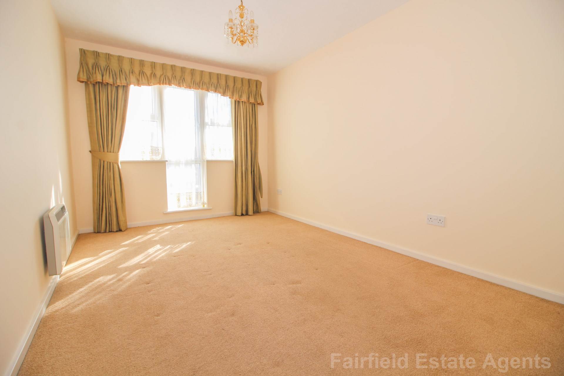 Additional Property Image 2 bedroom Flat for sale in Watford 7