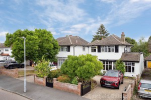 4 bedroom Detached for sale in Watford