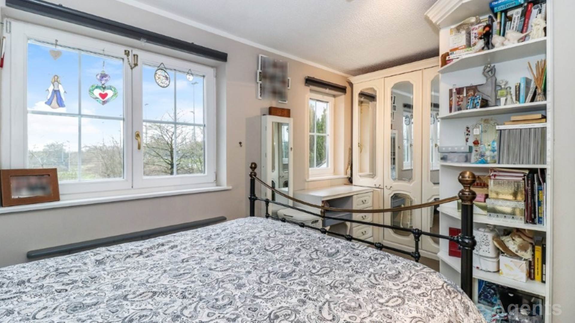 Additional Property Image 4 bedroom Semi Detached for sale in Watford 13