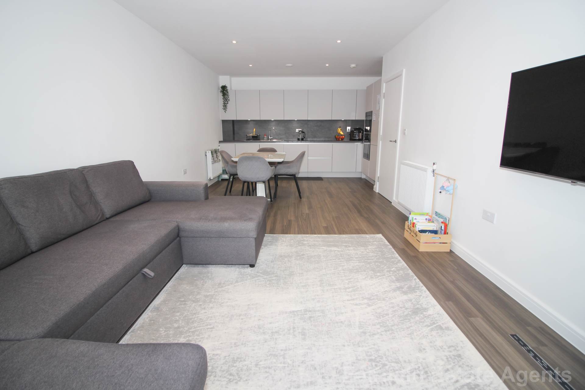 Additional Property Image 2 bedroom Flat for sale in Watford 2
