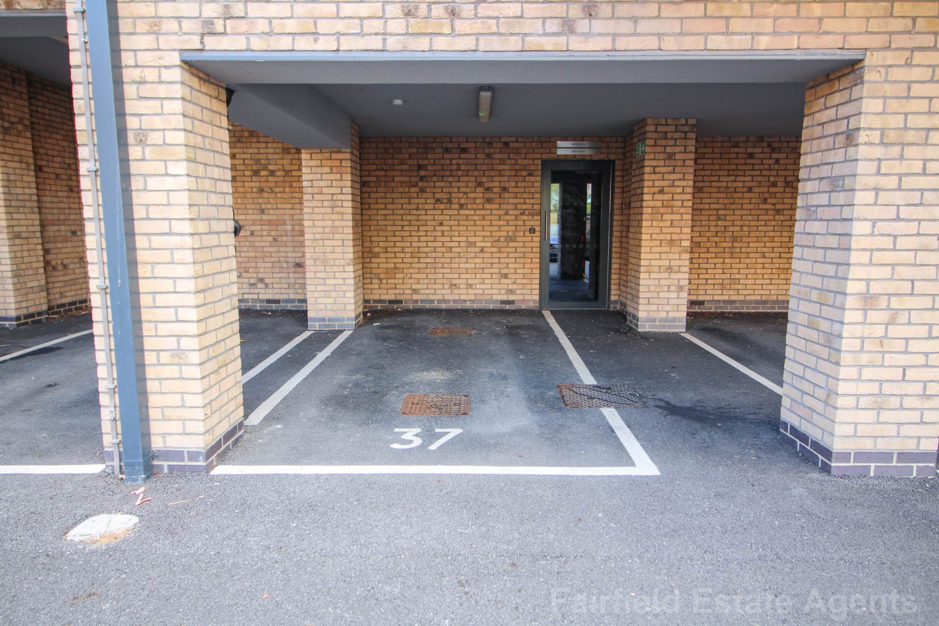 Additional Property Image 2 bedroom Flat for sale in Watford 3