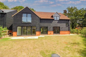 4 bedroom Detached to rent in Chalfont St Giles