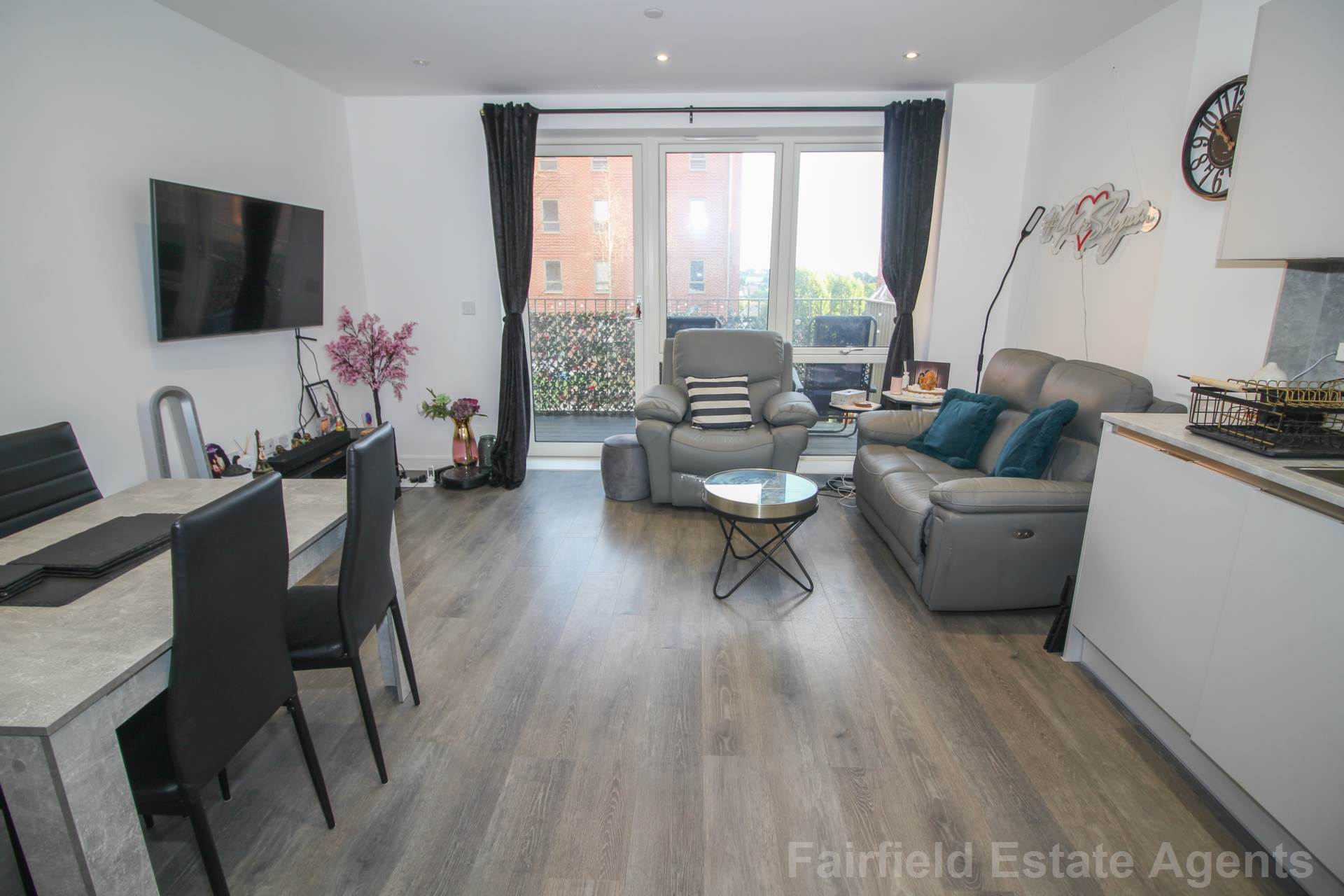 Additional Property Image 2 bedroom Flat for sale in Watford 6