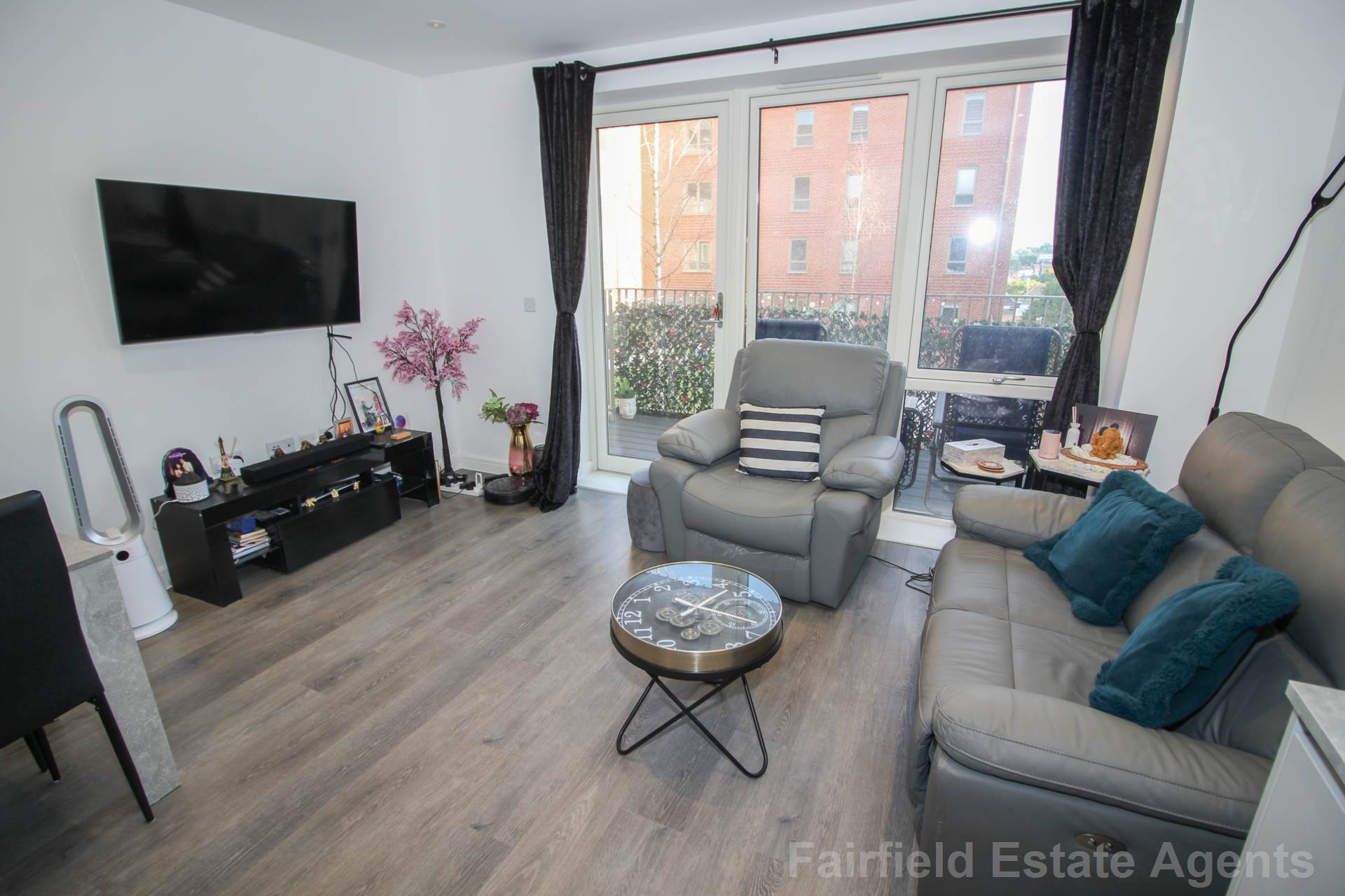Additional Property Image 2 bedroom Flat for sale in Watford 7