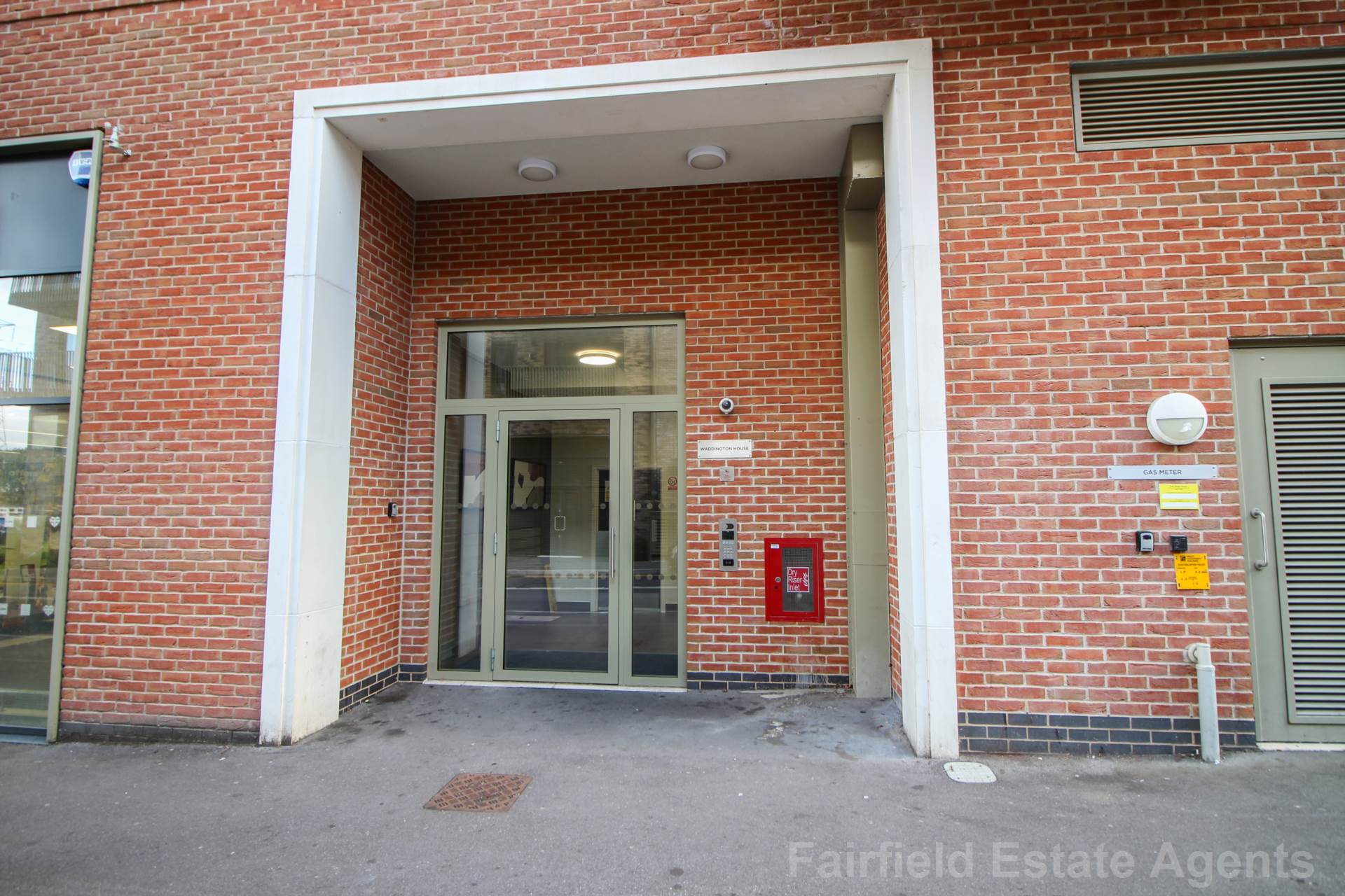 Additional Property Image 2 bedroom Flat for sale in Watford 12