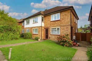 2 bedroom Maisonette to rent in Pinner