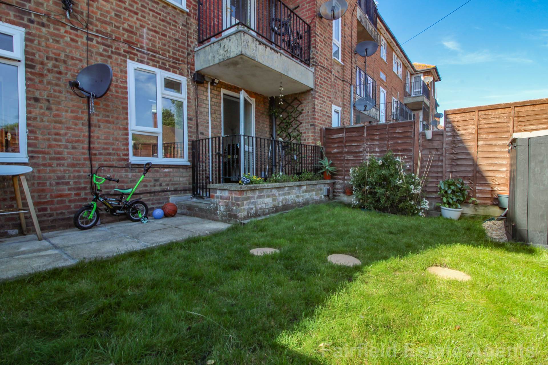 Additional Property Image 1 bedroom Flat for sale in Watford 10