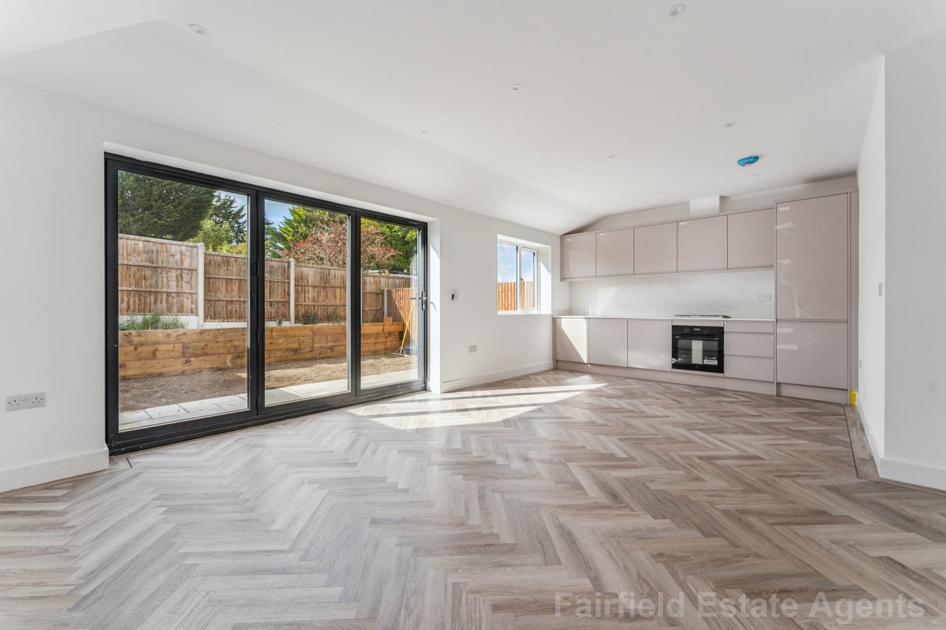 Additional Property Image 2 bedroom Semi Detached Bungalow for sale in Watford 2