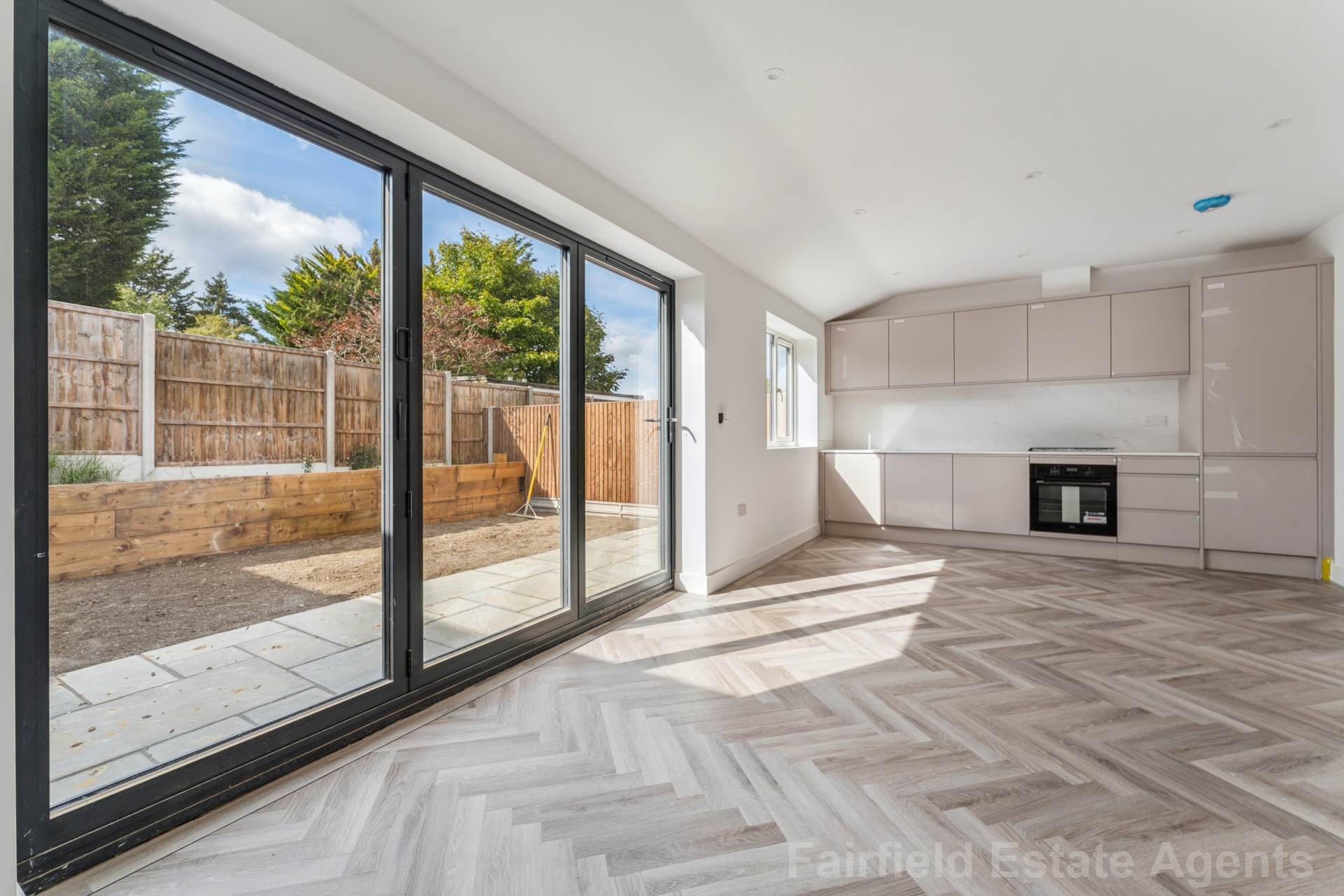 Additional Property Image 2 bedroom Semi Detached Bungalow for sale in Watford 5