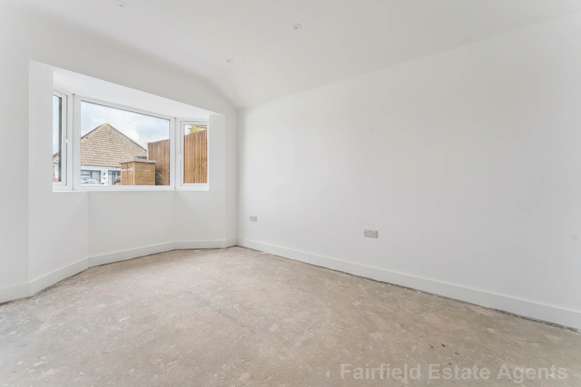 Additional Property Image 2 bedroom Semi Detached Bungalow for sale in Watford 6
