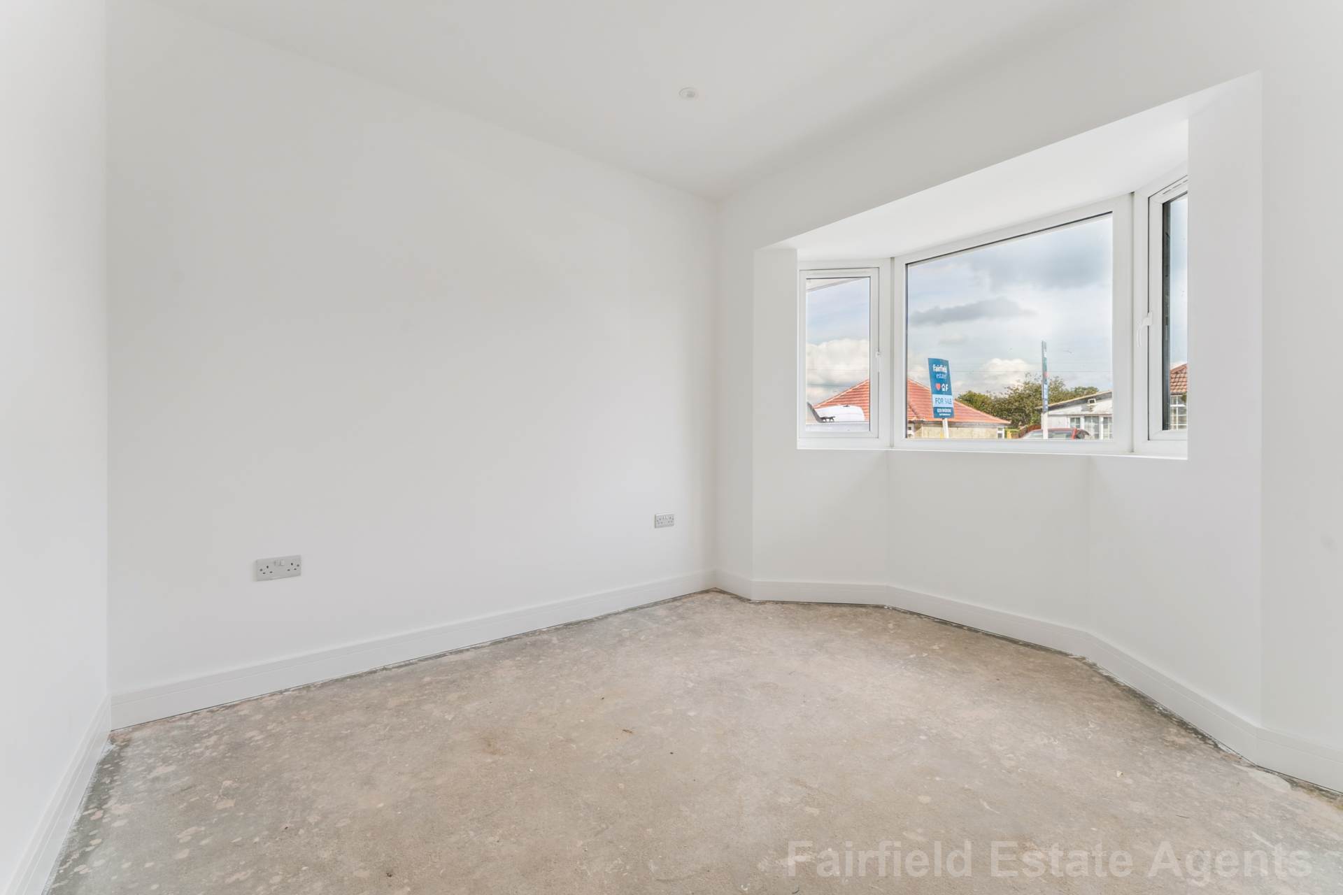 Additional Property Image 2 bedroom Semi Detached Bungalow for sale in Watford 8