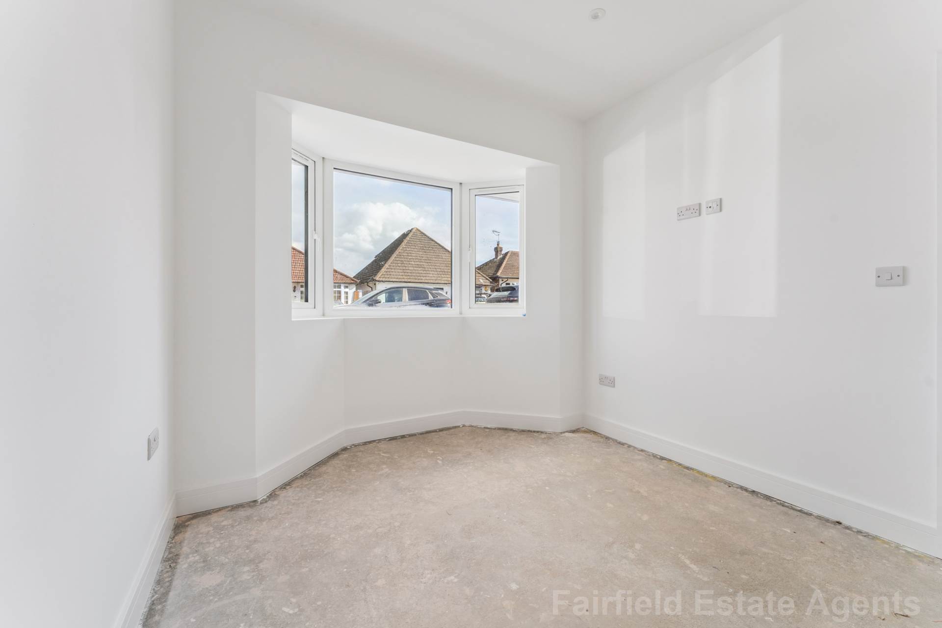 Additional Property Image 2 bedroom Semi Detached Bungalow for sale in Watford 9