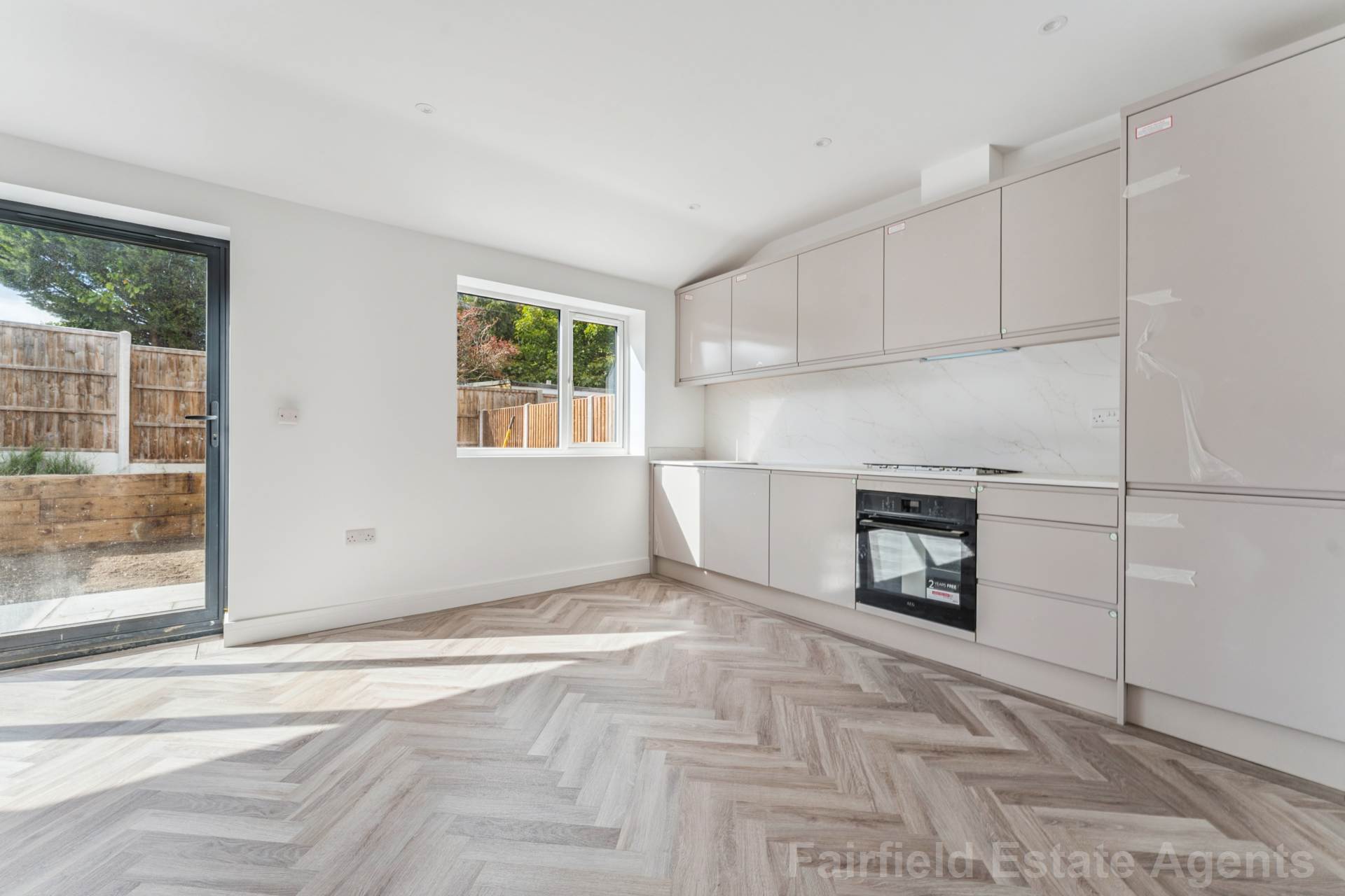 Additional Property Image 2 bedroom Semi Detached Bungalow for sale in Watford 11