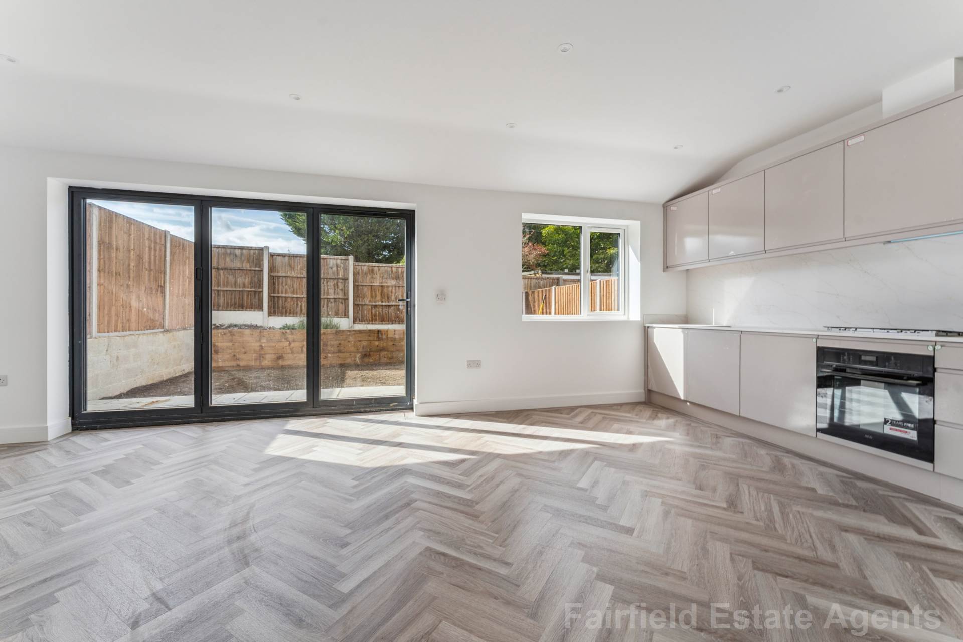 Additional Property Image 2 bedroom Semi Detached Bungalow for sale in Watford 12