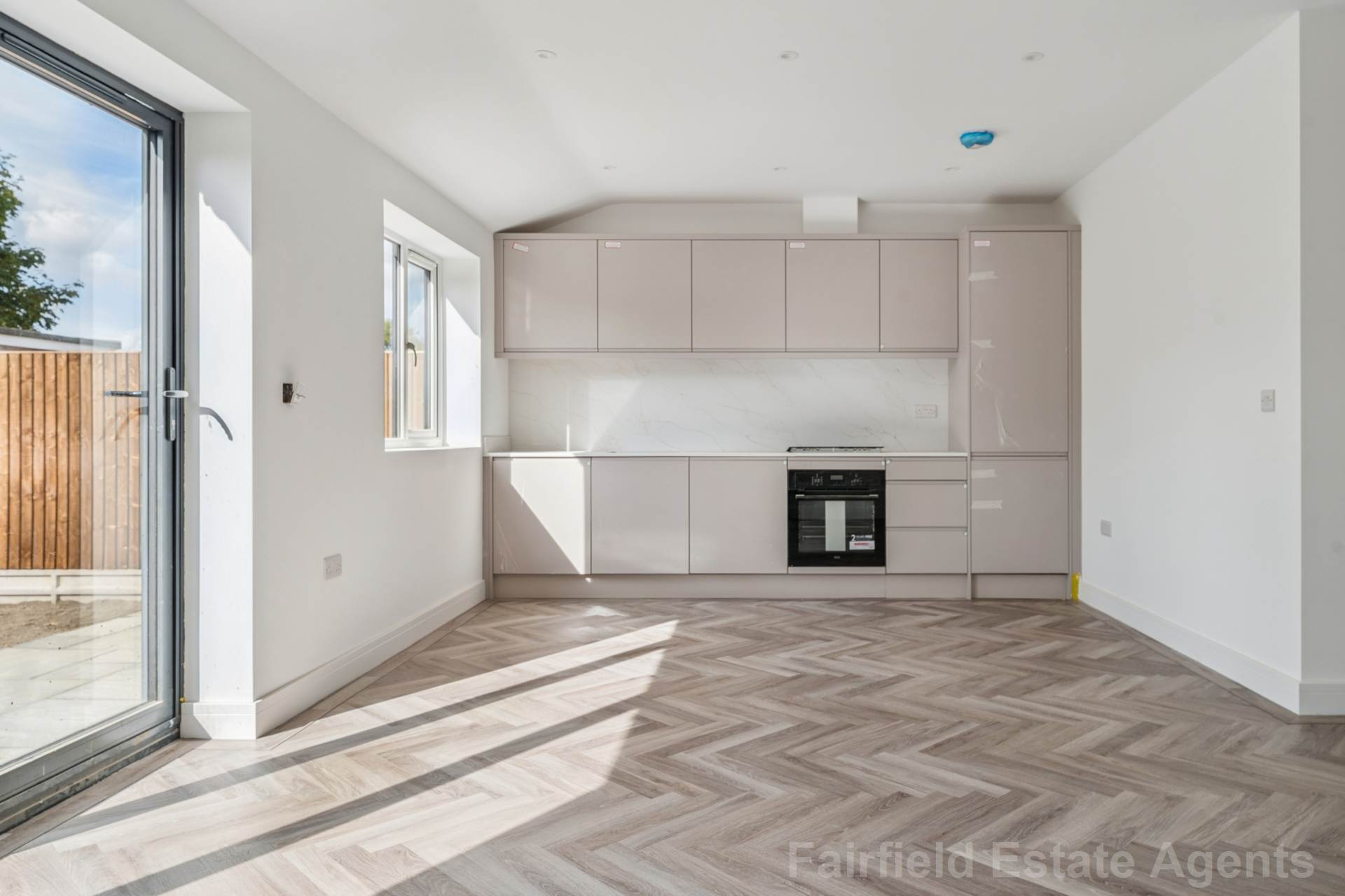 Additional Property Image 2 bedroom Semi Detached Bungalow for sale in Watford 13
