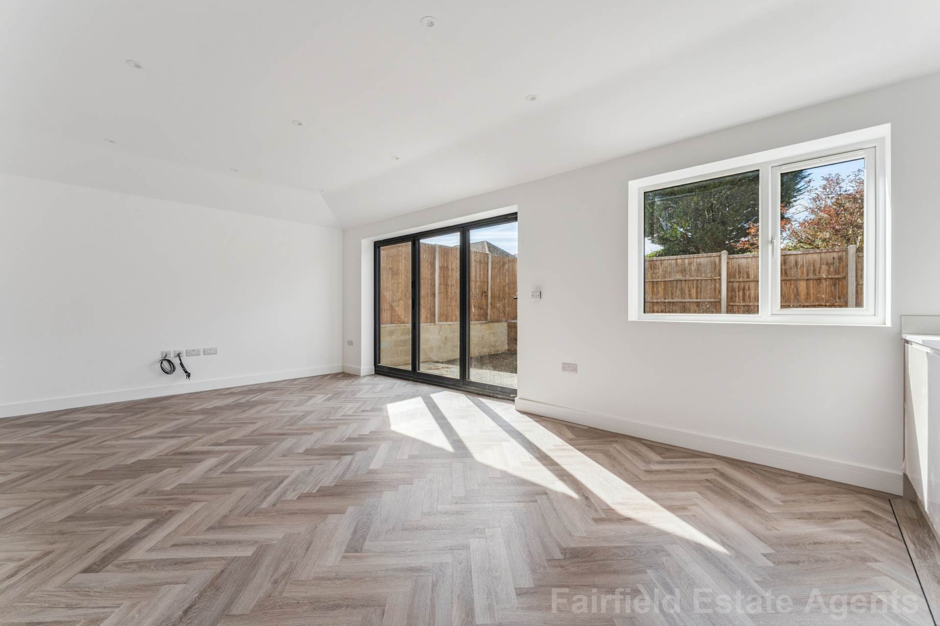 Additional Property Image 2 bedroom Semi Detached Bungalow for sale in Watford 14