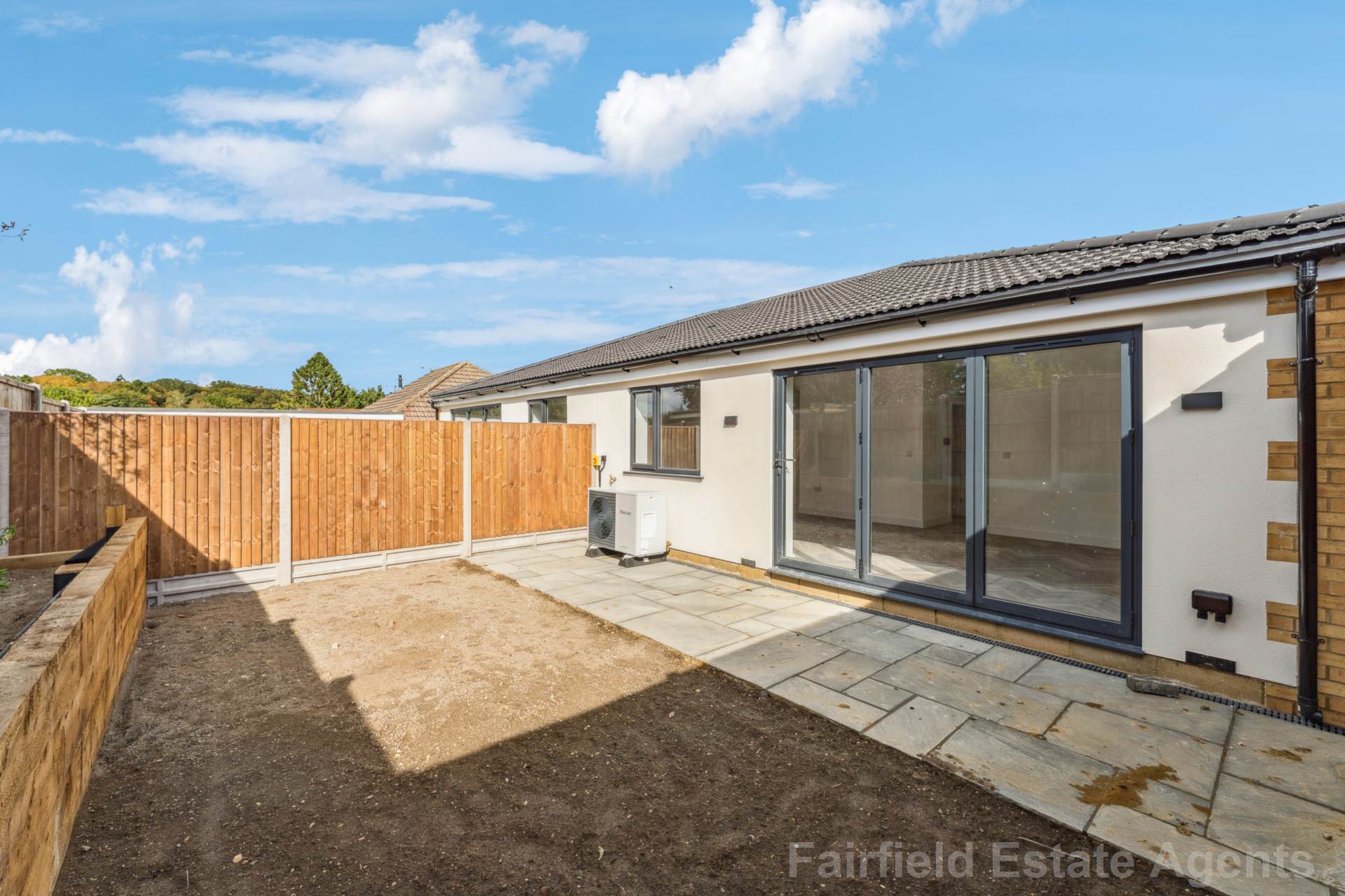 Additional Property Image 2 bedroom Semi Detached Bungalow for sale in Watford 18