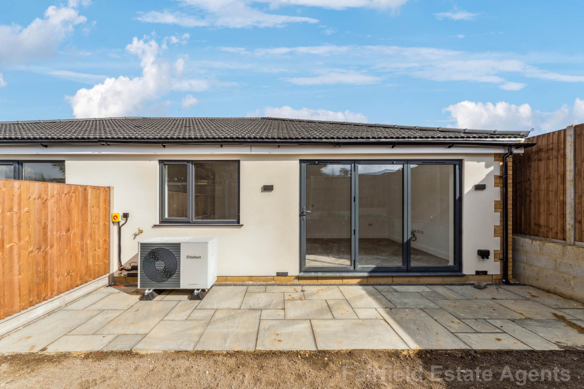 Additional Property Image 2 bedroom Semi Detached Bungalow for sale in Watford 19